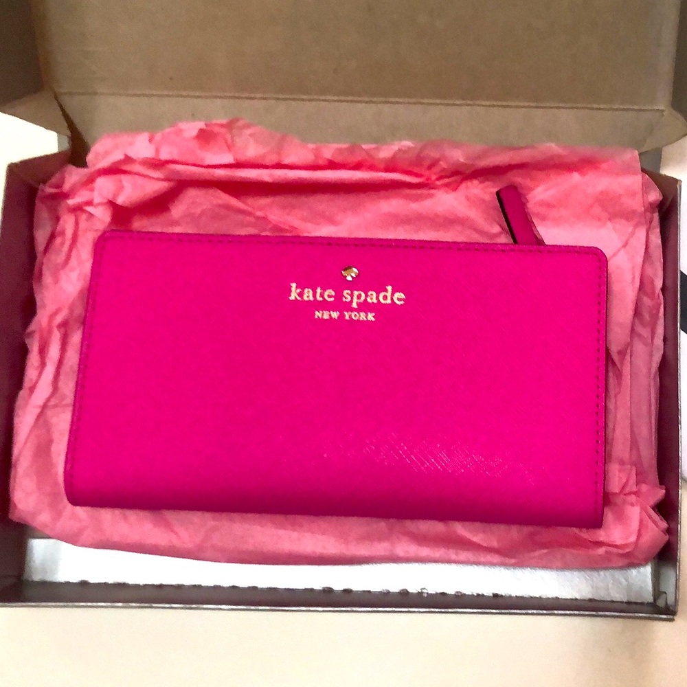 Labor Day Brand new pink Kate spade ♠️ wallet $60